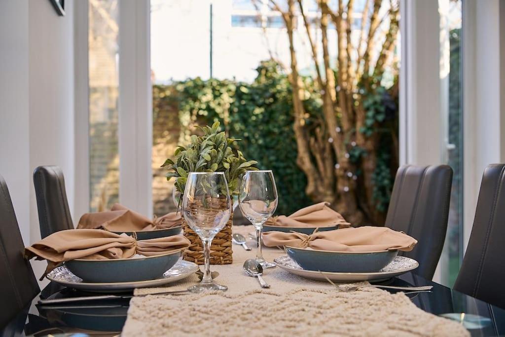 Fabulous 3 Bed Nw London Apartment With Private Garden 외부 사진