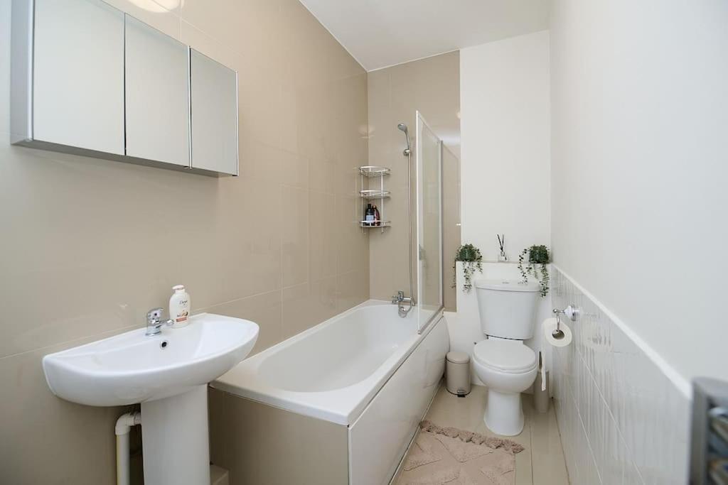 Fabulous 3 Bed Nw London Apartment With Private Garden 외부 사진